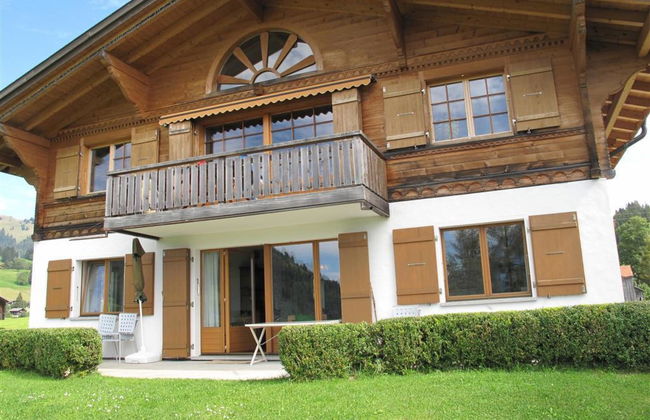 2 bedroom Apartment in Saanen - Photo 1