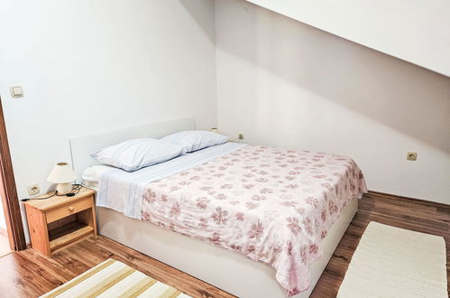 Foto 9 - Apartamento de 1 quarto em Dubrovnik com piscina e jardim