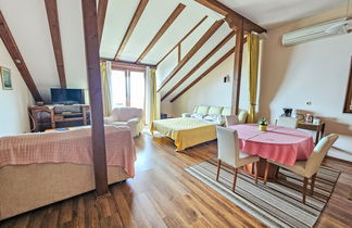 Photo 3 - 1 bedroom Apartment in Dubrovnik with swimming pool and garden