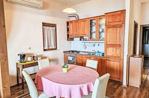 Foto 8 - Apartamento de 1 quarto em Dubrovnik com piscina e jardim