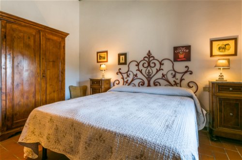Foto 12 - Appartamento con 2 camere da letto a Colle di Val d'Elsa con piscina e giardino