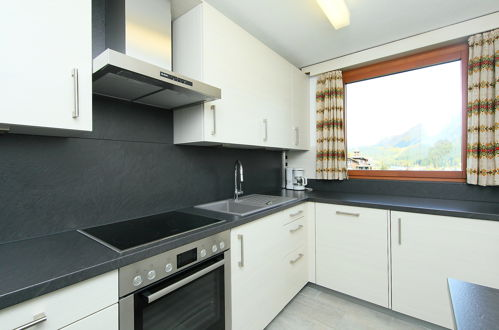 Foto 4 - Apartment mit 1 Schlafzimmer in Davos mit schwimmbad und blick auf die berge