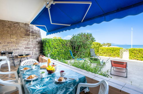 Foto 18 - Apartamento de 1 habitación en Roquebrune-sur-Argens con jardín y vistas al mar