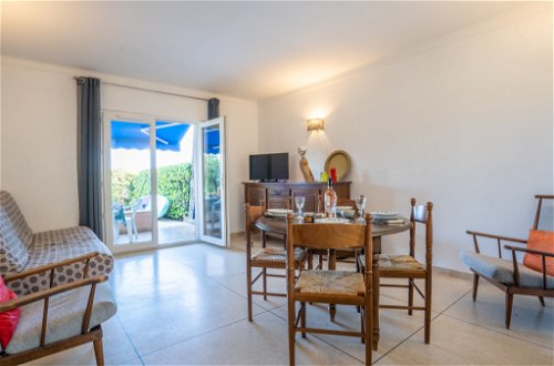 Photo 7 - Appartement de 1 chambre à Roquebrune-sur-Argens avec jardin et vues à la mer