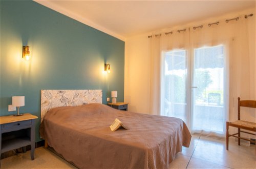 Foto 5 - Appartamento con 1 camera da letto a Roquebrune-sur-Argens con giardino e vista mare
