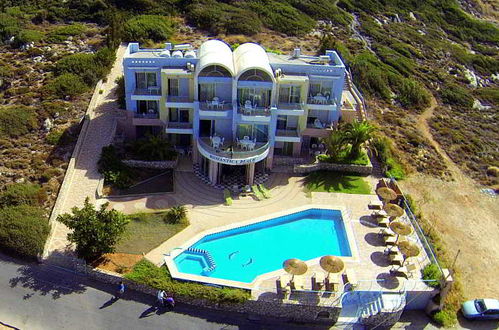 Photo 18 - Romantica Beach Villas