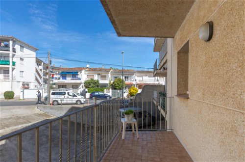 Foto 26 - Apartamento de 2 habitaciones en Castelló d'Empúries con piscina y vistas al mar