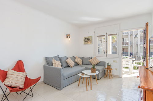 Photo 3 - 2 bedroom Apartment in Castelló d'Empúries with swimming pool and garden