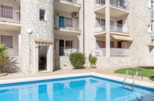 Photo 24 - 2 bedroom Apartment in Castelló d'Empúries with swimming pool and garden