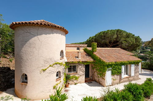 Foto 3 - Casa de 4 habitaciones en Sainte-Maxime con piscina privada y vistas al mar