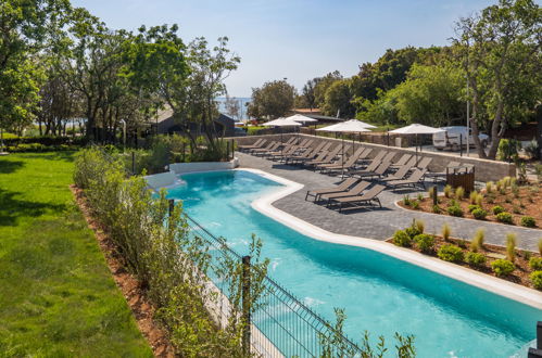 Photo 30 - Maison de 2 chambres à Bale avec piscine privée et jardin