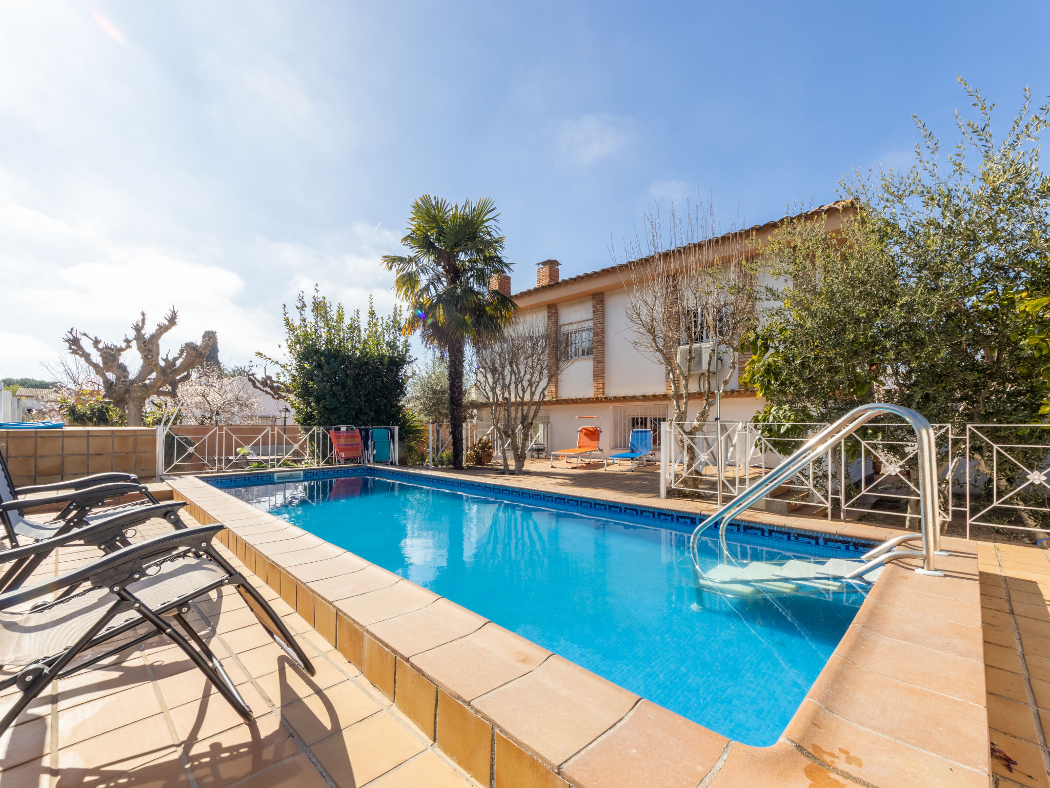 Foto 1 - Casa con 5 camere da letto a Tarragona con piscina privata e vista mare