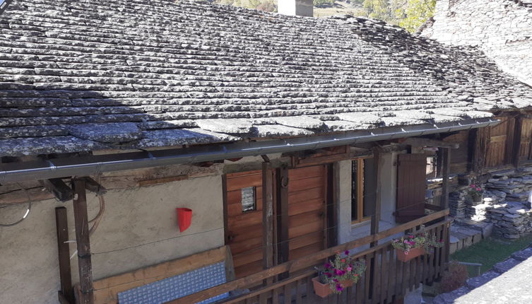 Foto 1 - Casa de 2 quartos em Serravalle com jardim e vista para a montanha