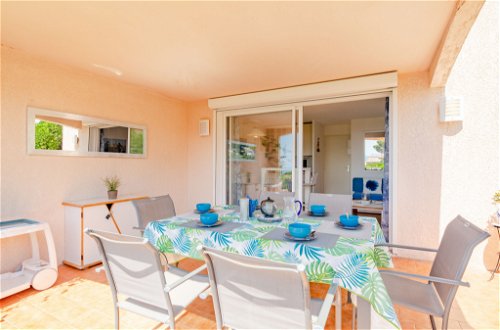 Photo 14 - Appartement de 2 chambres à Sainte-Maxime avec piscine et vues à la mer