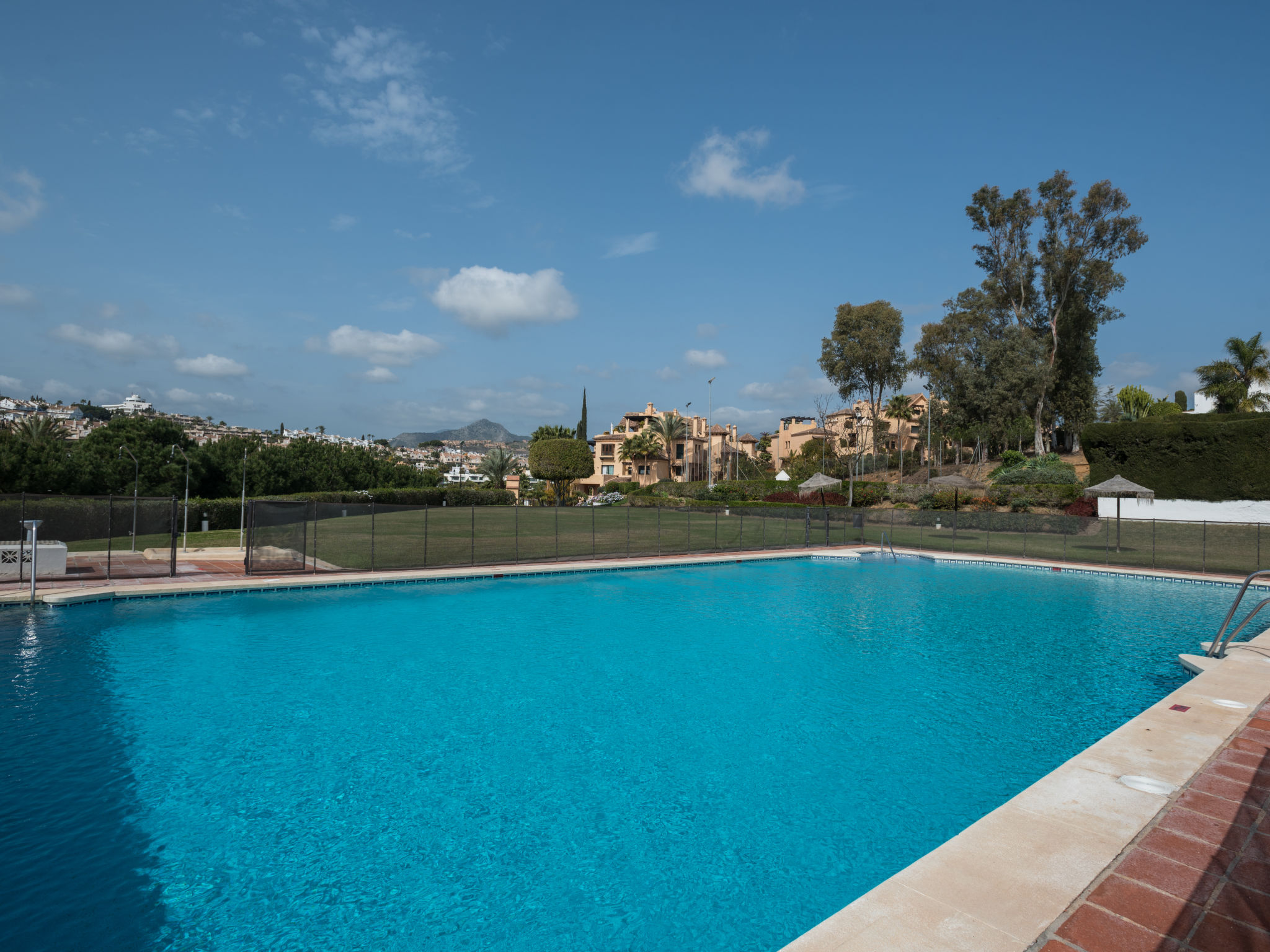 Foto 1 - Casa de 4 habitaciones en Estepona con piscina privada y terraza