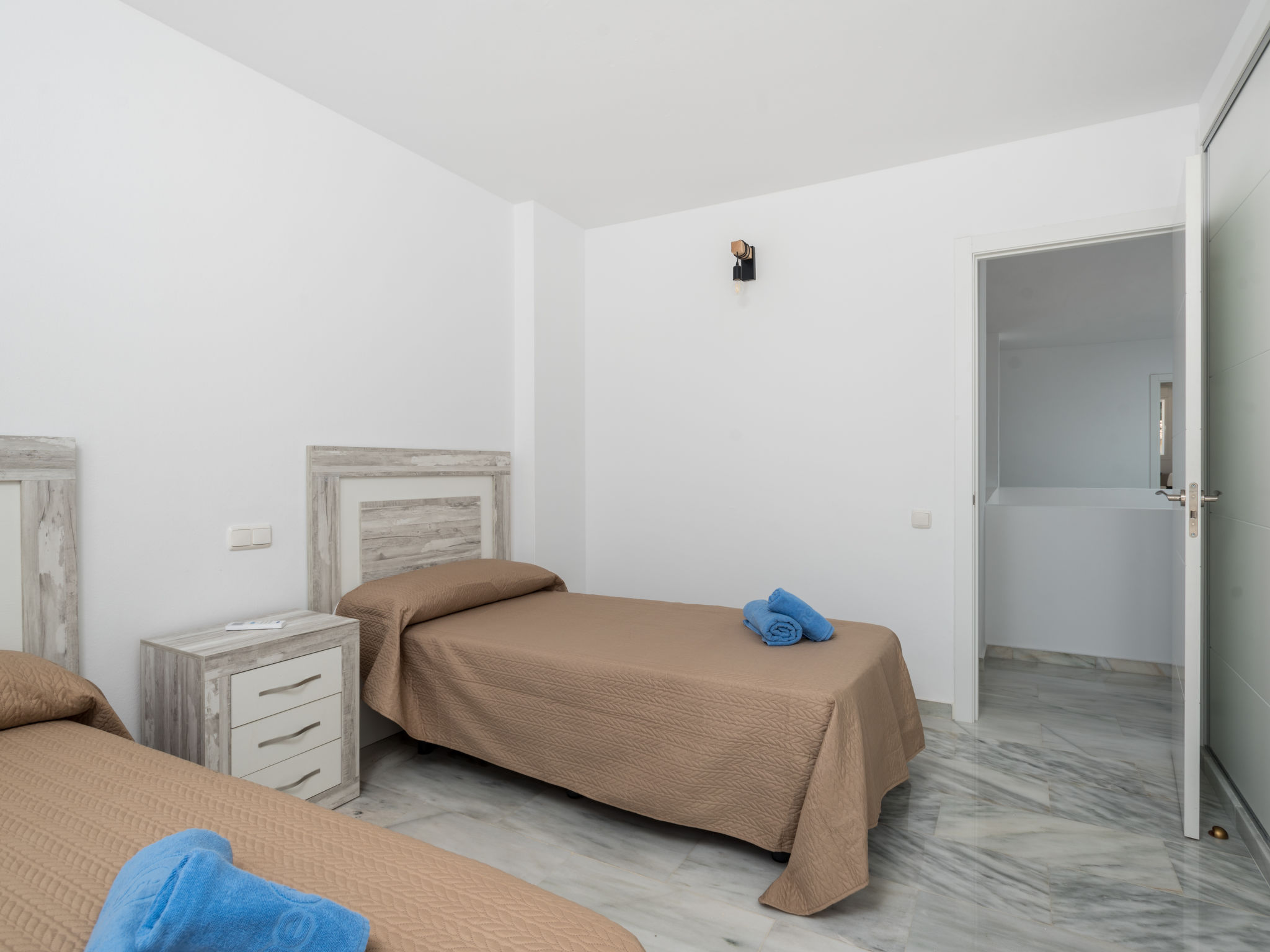 Foto 16 - Casa con 4 camere da letto a Estepona con piscina privata e vista mare