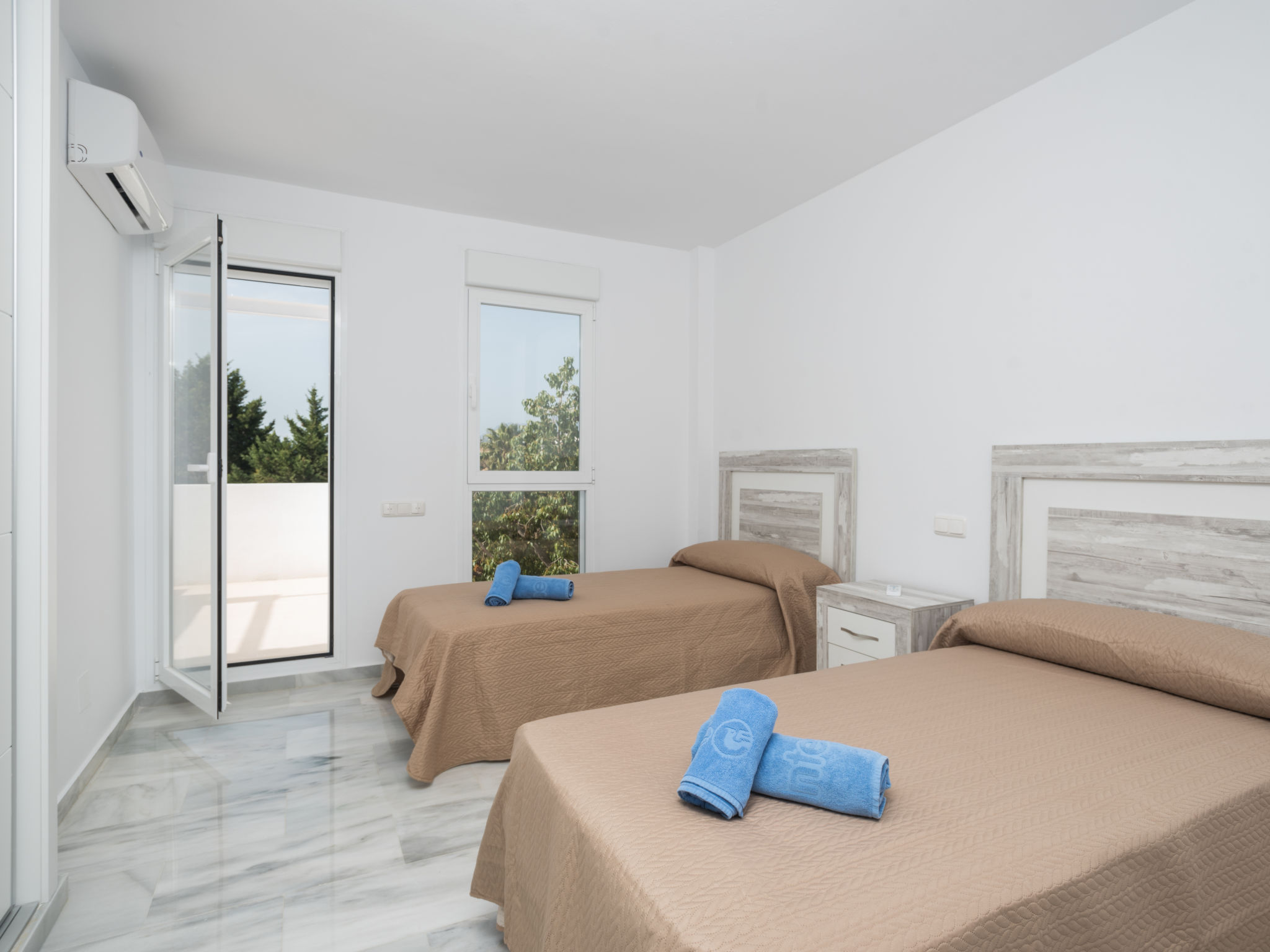 Foto 5 - Casa con 4 camere da letto a Estepona con piscina privata e vista mare