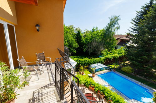 Foto 31 - Casa de 6 quartos em Balatonlelle com piscina privada e jardim