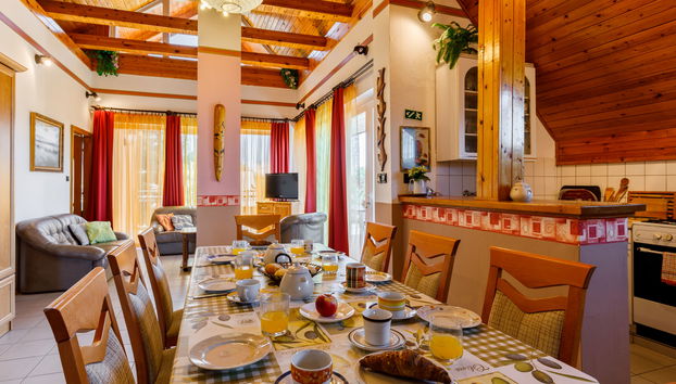 Casa de 6 quartos em Balatonlelle com piscina privada e jardim - Foto 4