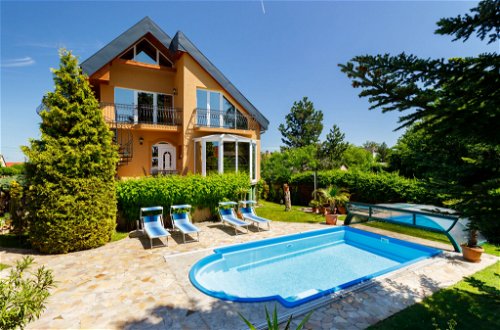 Foto 41 - Casa de 6 habitaciones en Balatonlelle con piscina privada y jardín