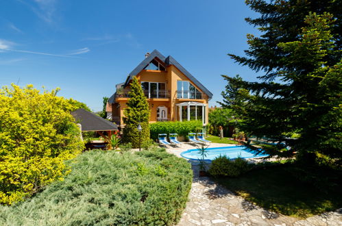 Foto 42 - Casa de 6 quartos em Balatonlelle com piscina privada e jardim