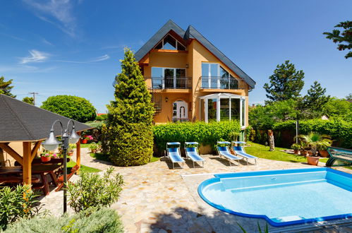 Foto 40 - Haus mit 6 Schlafzimmern in Balatonlelle mit privater pool und garten