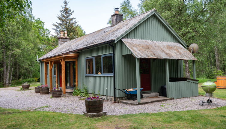 Foto 1 - Casa de 2 habitaciones en Beauly con jardín y bañera de hidromasaje