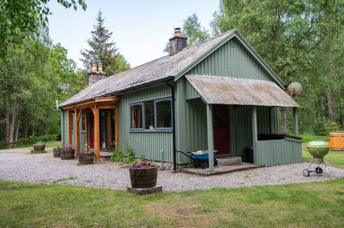 Photo 1 - Maison de 2 chambres à Beauly avec jardin et bain à remous