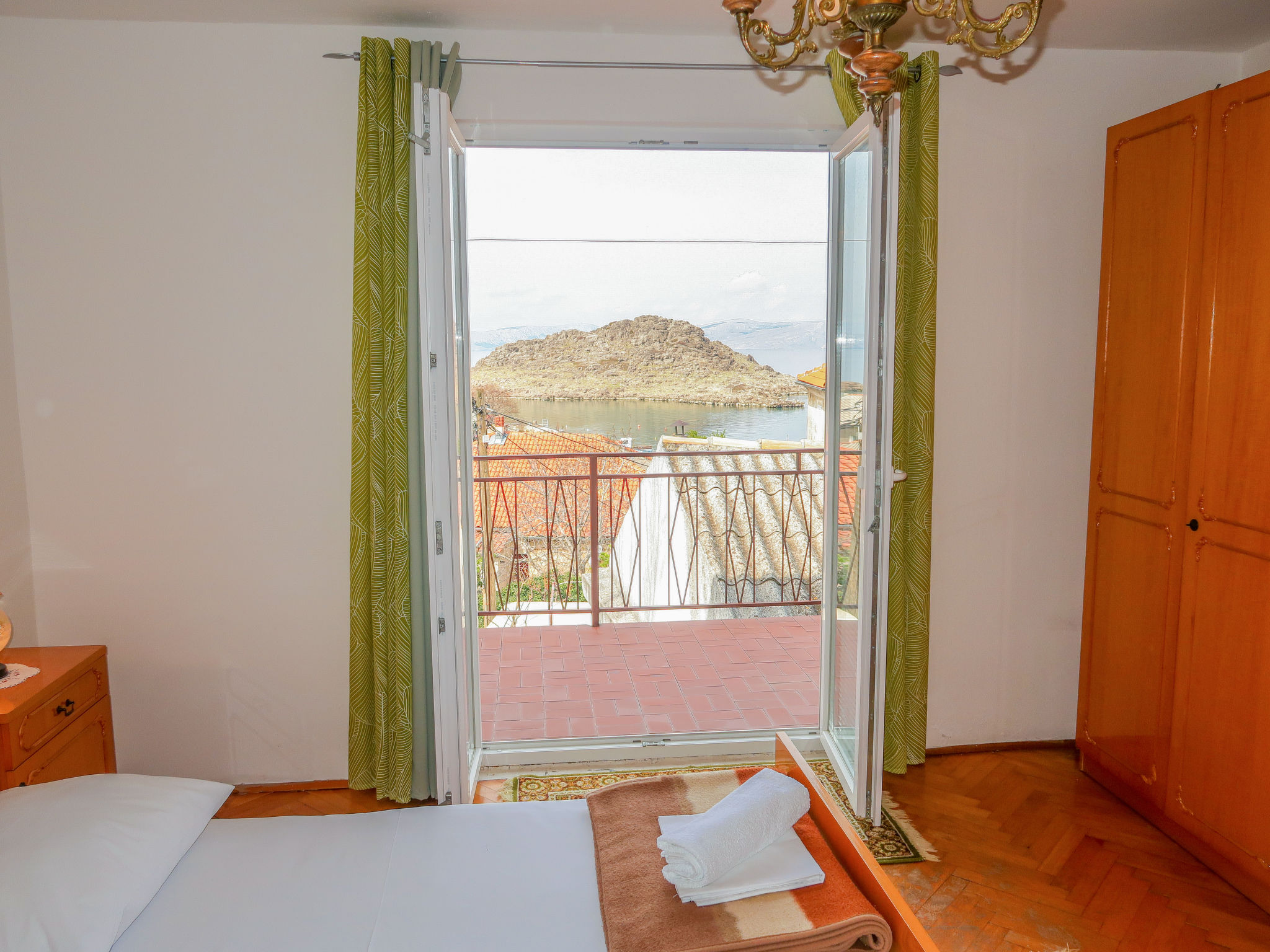 Foto 3 - Apartamento de 2 quartos em Senj com terraço e vistas do mar