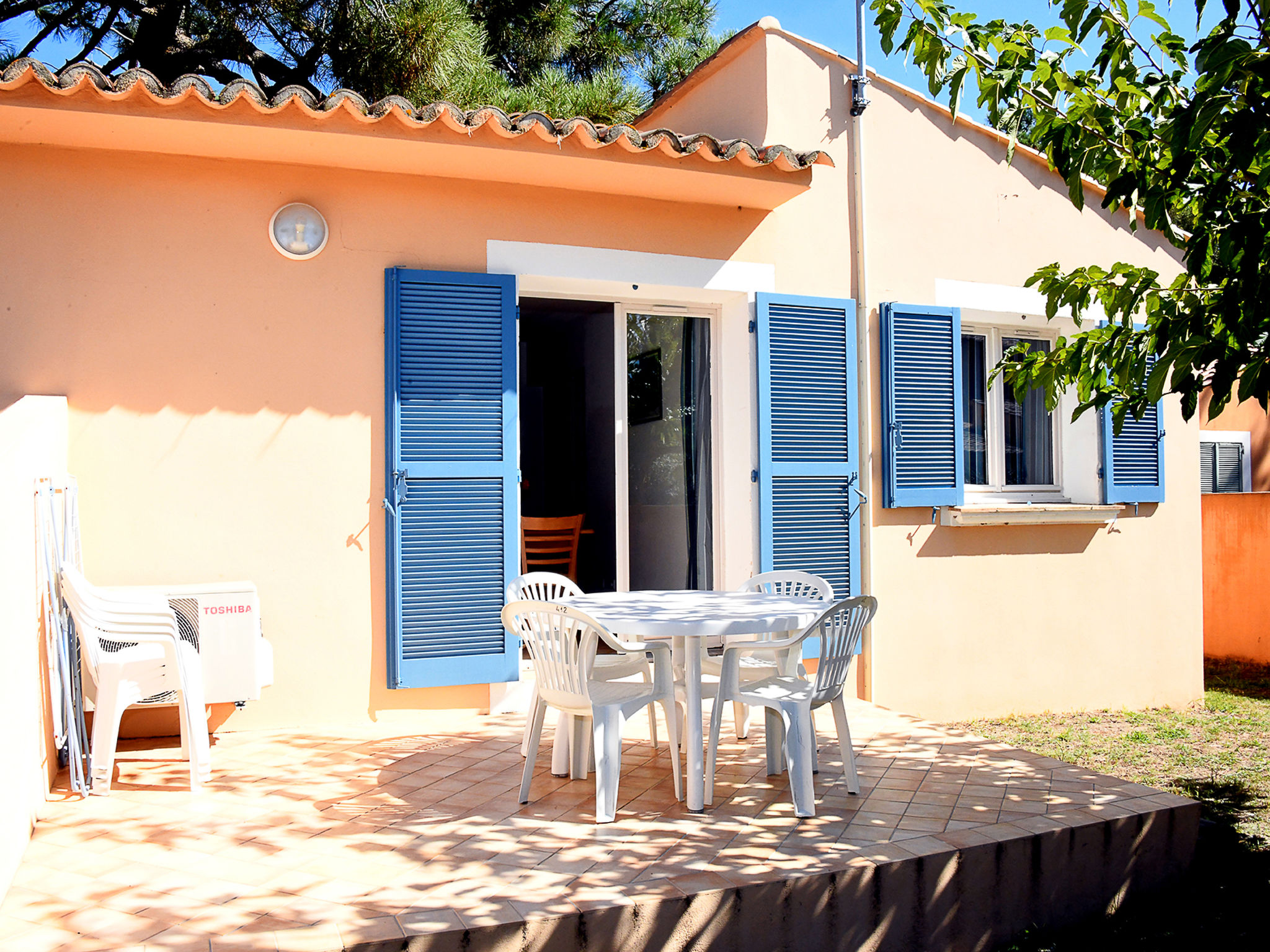 Foto 1 - Casa de 2 quartos em Borgo com piscina e vistas do mar