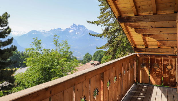 Casa de 7 habitaciones en Ollon con jardín - Foto 4