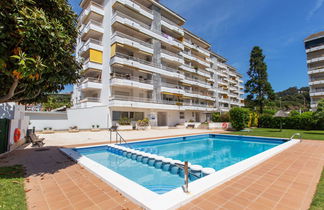 Foto 2 - Appartamento con 2 camere da letto a Lloret de Mar con piscina e vista mare