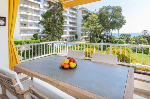 Photo 1 - 2 bedroom Apartment in Lloret de Mar with swimming pool and garden