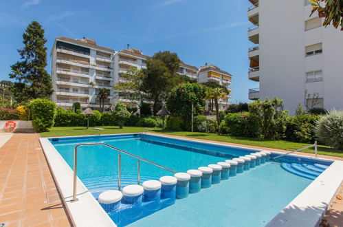 Foto 16 - Apartamento de 2 quartos em Lloret de Mar com piscina e jardim