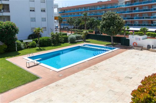 Foto 13 - Apartamento de 2 habitaciones en Lloret de Mar con piscina y vistas al mar