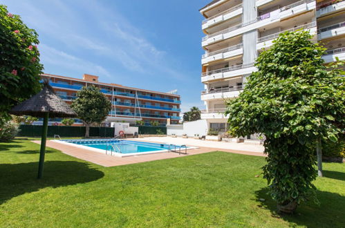 Foto 17 - Apartamento de 2 quartos em Lloret de Mar com piscina e jardim