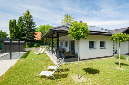 Foto 18 - Casa con 2 camere da letto a Siófok con terrazza e vista sulle montagne