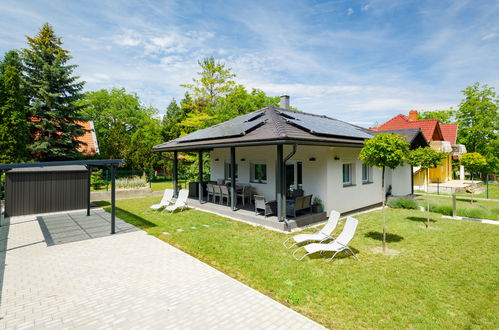 Foto 1 - Casa de 2 quartos em Siófok com terraço e vista para a montanha