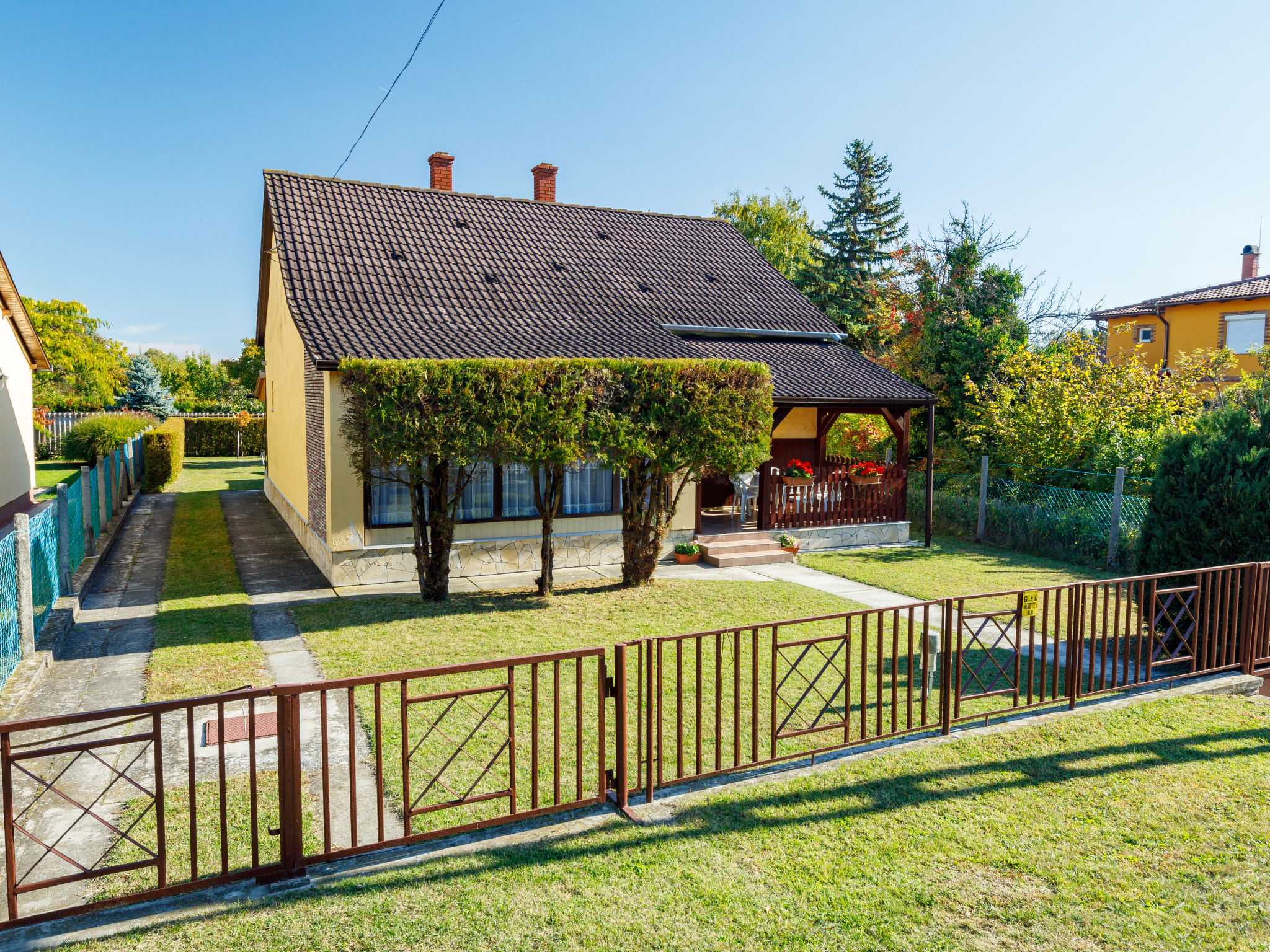 Photo 1 - Maison de 2 chambres à Balatonfenyves avec jardin et terrasse