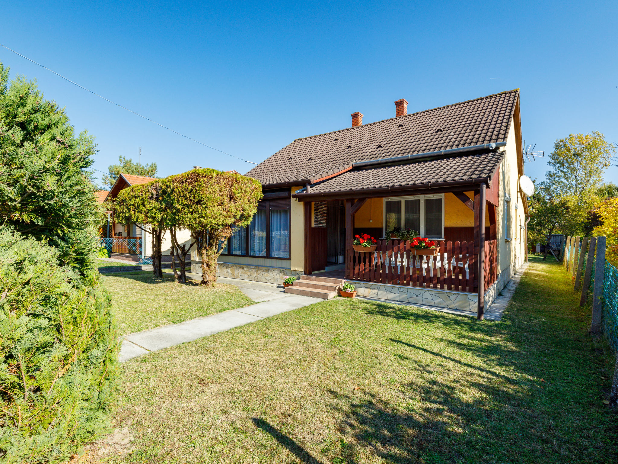 Photo 14 - 2 bedroom House in Balatonfenyves with garden and terrace