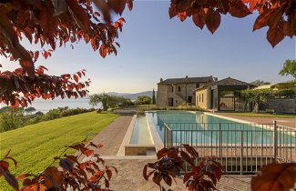 Foto 1 - Casa de 5 habitaciones en Magione con piscina privada y vistas a la montaña