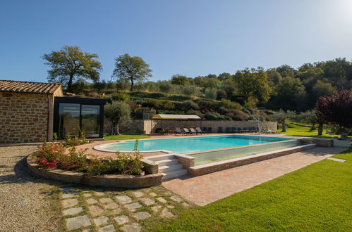 Foto 5 - Haus mit 5 Schlafzimmern in Magione mit privater pool und blick auf die berge