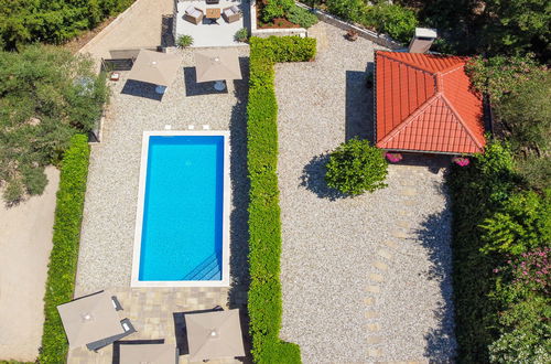 Foto 24 - Casa de 4 quartos em Dobrinj com piscina privada e jardim