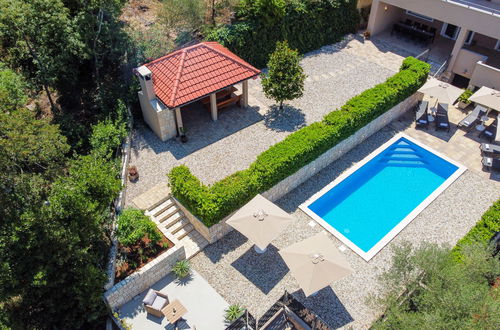 Foto 17 - Casa de 4 quartos em Dobrinj com piscina privada e jardim