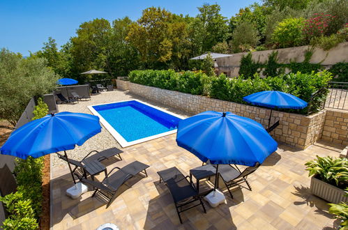 Photo 38 - Maison de 4 chambres à Dobrinj avec piscine privée et vues à la mer