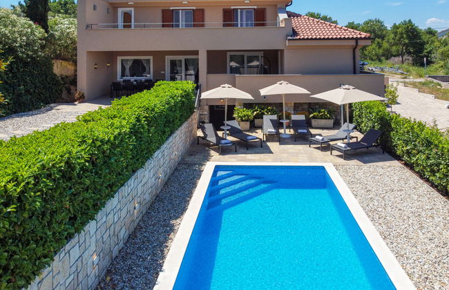 Casa de 5 quartos em Dobrinj com piscina privada e jardim - Foto 16