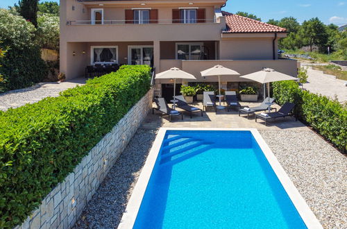 Foto 16 - Casa de 4 quartos em Dobrinj com piscina privada e jardim