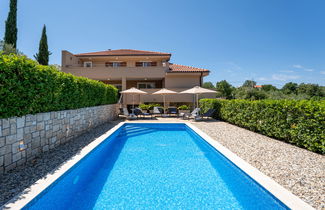 Foto 1 - Casa de 4 quartos em Dobrinj com piscina privada e jardim