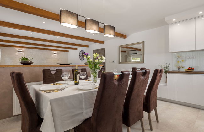 Casa de 5 quartos em Dobrinj com piscina privada e jardim - Foto 10