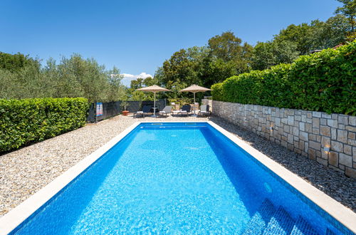 Foto 46 - Casa de 4 quartos em Dobrinj com piscina privada e jardim